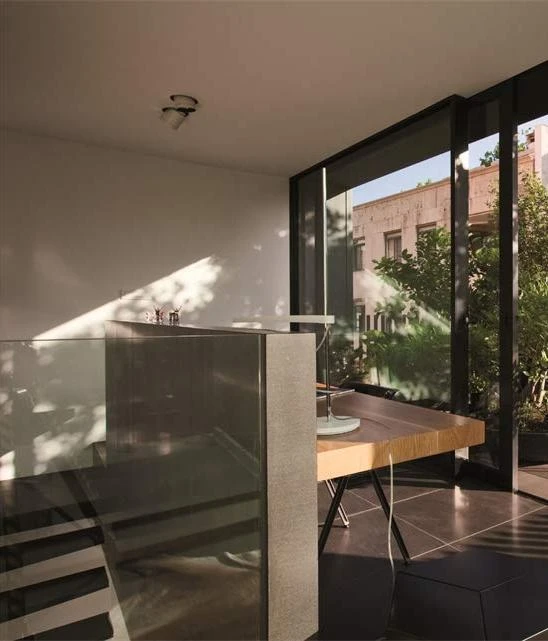 Concrete Houses.The Poetics of Form